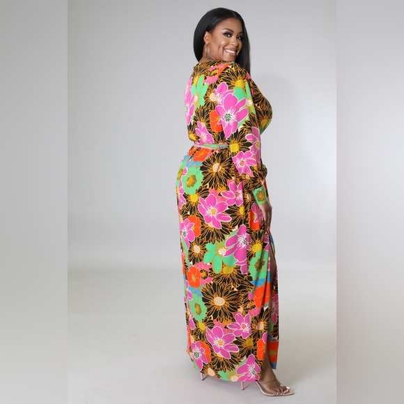 (R) Good times usa Floral Maxi Dress with Vibrant Colors, size 2XL - Picture 2 of 15